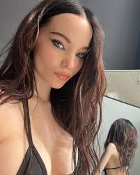 Dove Cameron : rCelebrityShorties