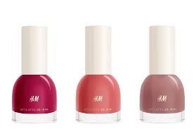 The base coat bonds the nail polish with your natural nails and fills in any surface imperfections on your nails. H And M Welcomes In 2018 With New Nail Polish Range
