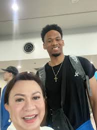 Mamou Vi Flying to hongkong. chanced upon AJ of GILAS PILIPINAS. they're  flying to Qatar for another game. nzgmukhang unano si Mamou V 🤣🤣🤣  #tigerladyoffashion #philippinefashioncircleawardscharity #StyleAndSubstance
