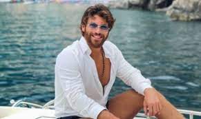 Can yaman 1989 yılında i̇stanbul suadiye'de doğdu. Can Yaman The Secret Vice That Fans Do Not Criticize Pledge Times