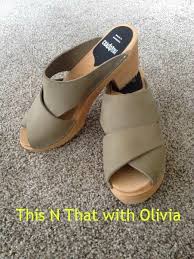Body measurements in inches () and centimeters (cm). Sandgrens Clogs Review