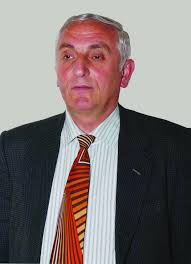 BASHKIM LAMI, INTELEKTUALI I PËRKUSHTUAR I BULQIZËS Burrë i urtë dhe i  ditur. Intelektual i shquar e me vlera përfaqësuese. I përkushtuar e me  kontribute të njohura publikisht. Është nga mësimdhënësi jetëgjatë