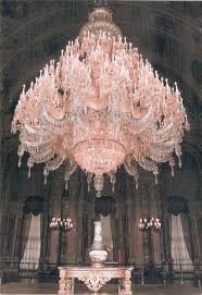 The Largest And Heaviest Chandelier In The World 4 Tons And It S Pink Beautiful Chandelier Large Chandeliers Crystal Chandelier