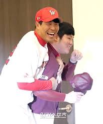 Maybe you would like to learn more about one of these? ì „ì²´ ê²Œì‹œíŒ í•œë™ë¯¼ ì„ ìˆ˜ê°€ í•œí˜„í¬ ì €ê²©í•œ í›„