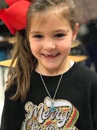 Good morning Monday!! 4:30 am here in Boston, Massachusetts 🇺🇸. Whose  awake and ready for Christmas 🎄?? All I want for Christmas is my 2 front  teeth, what about you? 😆