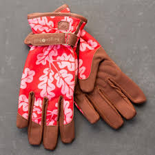 From soft and grippy to thick and protective, there is a glove for every task. Women S Deluxe Garden Gloves Red Oakleaf Standard Shipping Included White Flower Farm