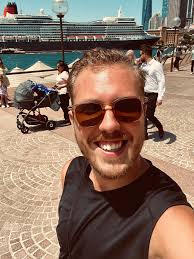 Hi everyone! I'm looking for a share house/flatshare