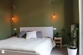 Inutile precisare che la camera da letto è una delle stanze più importante della nostra casa. Bilocale Low Cost Hight Color Camera Da Letto Matrimoniale Con Pareti Verdi Con Vernice Sulla Parete