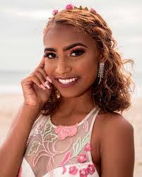 Serena Decker's Instagram, Twitter & Facebook