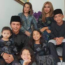 No one is born genius. Hari Tu Result 4 Flat Ke Kondo Sharifah Shahirah Bangga Anak Sulung Dapat Diploma Remaja