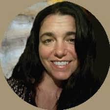 Amanda Bent's Instagram, Twitter & Facebook