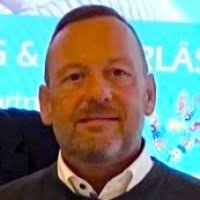 100+ "Daniel Reichen" profiles