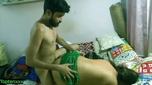 Hot Indian MILF Aunty has the best desi sex with boy & gets orgasm