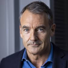 Bernard Looney's Instagram, Twitter & Facebook