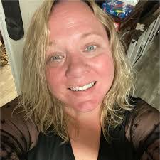 Gina Oakes's Instagram, Twitter & Facebook