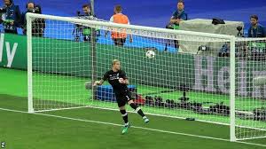 * senior club appearances and goals counted for the domestic league only and correct as of 28 september 2020 loris sven karius (born 22 june 1993) is a german football player. Loris Karius How Did Liverpool Goalkeeper Play On With Concussion Bbc Sport