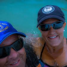 That “L” flag the Brewers were flashing in a few celebratory team photos⁉️  It belongs to Scott Raue — who follows this page! 💙 Scott said Bauers ran  over and asked his