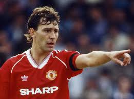 Keane spoke to off the ball (h/t. How Bryan Robson Became Captain Marvel At Manchester United
