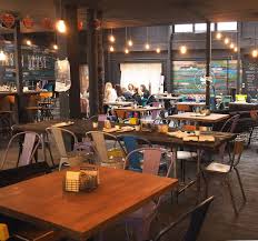 Urban House Http Trendesso Blogspot Sk 2014 09 Urban House In Bratislava Html Restaurant Design Cafe Interior Restaurant Decor