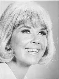 Kellie Flanagan's Instagram, Twitter & Facebook