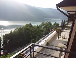 The hotel has an exceptional location, in an area in which on an arc circle of 270 degrees offers a beautiful view over the vidrarulake and fagarasmountains. Cazare Hotel Valea Cu Pesti 4 Transfagarasan Hotel Valea Cu Pesti 4 Transfagarasan Oferte Cazare Hotel Valea Cu Pesti 4 Transfagarasan Ieftin Hoteluri Transfagarasan