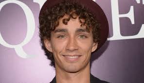 Robert sheehan is an irish actor. Robert Sheehan Doesn T Regret Leaving Misfits