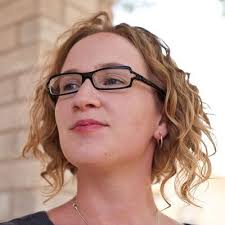 Katie (@chaosinthekitch)