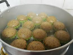Terdapat pelbagai jenis sajian pisang termasuklah dalam bentuk kuih seperti apam. Cara Buat Apam Pisang Gebu Terlajak Mudah Yang Hanya Perlu Kukus 5 Minit