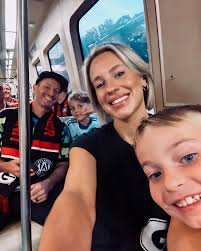 Daphne Dale (@delightfullydale) • Instagram photos and videos