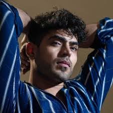 Ravi Mann's Instagram, Twitter & Facebook