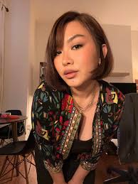 Precis klippt mig till en fransk bob. Sitter den bättre än det längre håret  med layers? : r/Hair