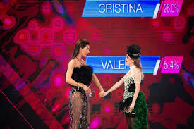 Uite cine o scoate la licitație! Valeria A Fost EliminatÄƒ De La Bravo Ai Stil GalÄƒ Moulin Rouge La Kanal D Foto