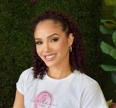 Team — The Elle Lounge