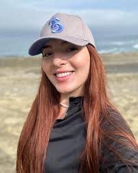 KENIA LUNA (@keniaalunaa) • Instagram photos and videos