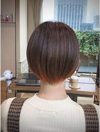 インナーカラー 丸みとくびれショートボブ l065025378 バンプ 銀座 bump のヘアカタログ ホットペッパービューティー ヘアカット ショート ヘアカット ショートボブ
