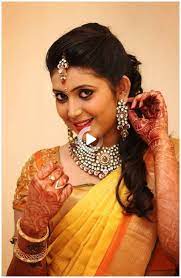 Redirecting In 2021 Indian Hairstyles Hairstyles For Engagement Indian Indian Bridal Hairstyles