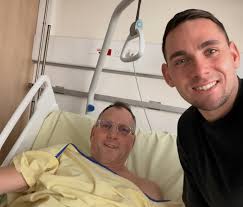 𝐏𝐚𝐩𝐚 𝐯𝐚 𝐛𝐢𝐞𝐧 ! Merci du fond du cœur pour tous vos messages,  votre soutien et vos pensées 🙏🏻 Lundi soir, Christian Fresch membre  engagé et figure de l'ASU a été victime