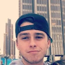 Darcy Retchless's Instagram, Twitter & Facebook