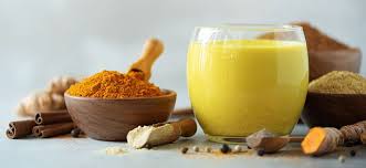 Découvrez le golden latte au curcuma : Golden Milk Lo Straordinario Latte Con La Curcuma