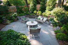 Flagstone Patio In Natural Setting Courtyard Gardens Design Backyard Landscaping Designs Backyard Landscaping