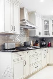 Pin By Nuvia Llopart On House Deco Tell Dp Custom Kitchen Cabinets Custom Cabinets Kitchen Remodel