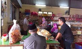 Makanan tempatan utama yang di jual di kilang kami kunjungi ke kilang kerepek ubi pedas yang bertempat di parit lapis laman, parit sulong, batu pahat. Kerepek Ubi Pedas Simpang Kiri 2021 All You Need To Know Before You Go With Photos Tripadvisor