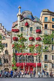 An outstanding design full of imagination, making it one of the most visited monuments in the. Roses Adorn Antoni Gaudi S Casa Batllo For Blood Collection Campaign