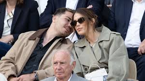 Antoine Dupont: fini le rugby, il se met au tennis par amour pour Iris  Mittenaere