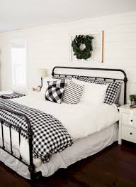 Bedroom Black And White Farmhouse Decor 31 Modern Farmhouse Style Bedroom Decor Ideas Modern Farmhouse Style Bedroom Farmhouse Style Bedroom Decor Modern Farmhouse Bedroom