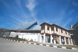 The gallery which was established since 1958, had thrived for 25 years in a temporary abode at the dewan tunku abdul rahman, the country's first house of parliament on the site known today as the malaysian tourism center. Balai Seni Negara Home Facebook