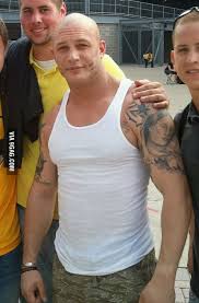 The resulting physique was a cross between the lean mma fighter warrior body type and the huge bronson type. Tom Hardy Bane On Dark Night Rises Set Without His Mask 9gag