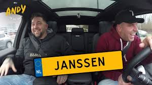 Theo janssen over de gezelligheid bij voetbal en verschillende kijk op het spel door mannen en vrouwen. Theo Janssen Bij Andy In De Auto Youtube
