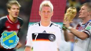 Der frühere deutsche fußballer bastian schweinsteiger spielte in der regel als mittelfeldspieler in der mitte des feldes. Schweini Lernte Beim Fv Oberaudorf Das Kicken