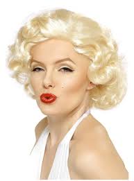 Marilyn monroe), урождённая но́рма джин мо́ртенсон (англ. Marilyn Monroe Perucke Deluxe 24h Versand Funidelia